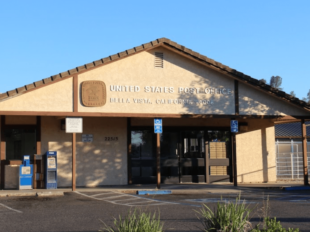 what time does the post office open in redding california